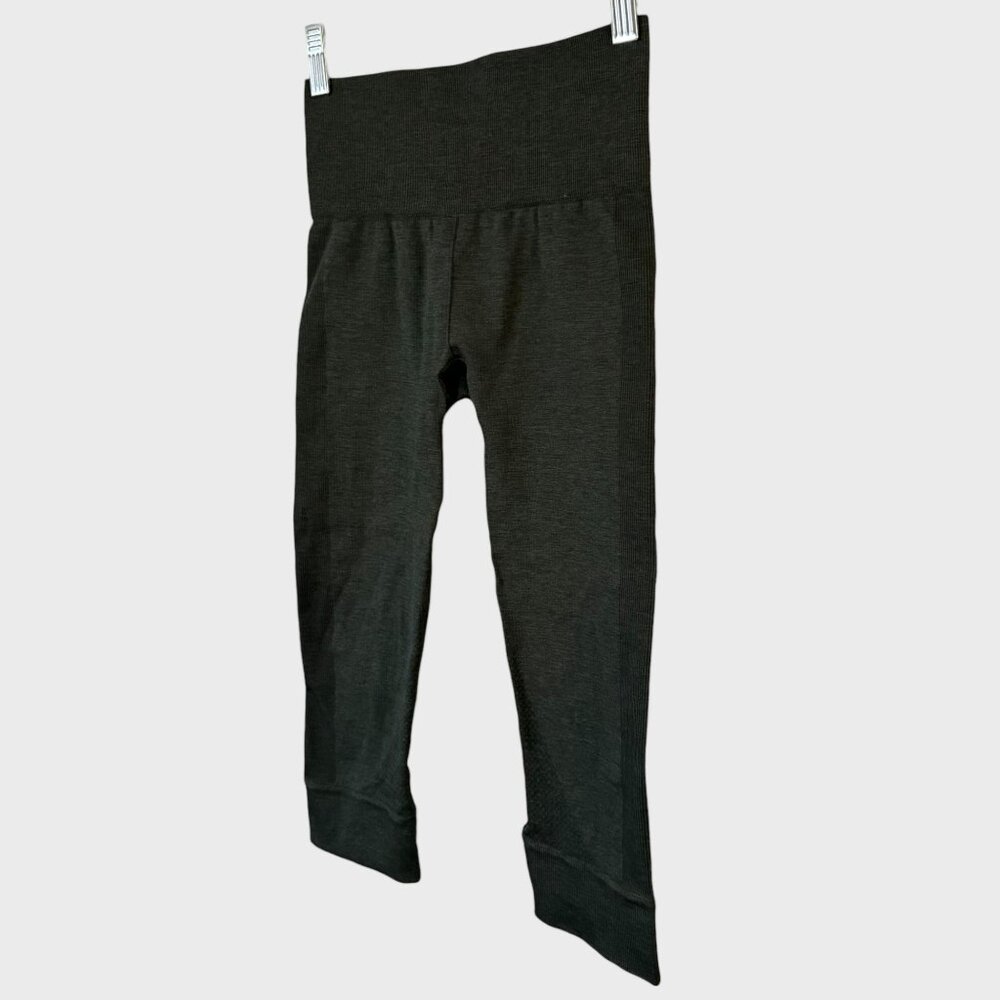 Lululemon Seamlessly Street Crop Capri Legging Green Women's 2 Athletic Yoga Gym - Picture 3 of 10